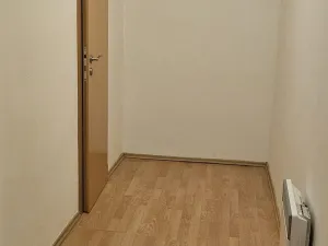 Pronájem bytu 2+kk, Ostrava, Škroupova, 60 m2