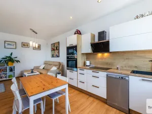 Prodej bytu 3+kk, Šestajovice, Komenského, 77 m2