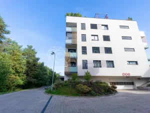 Pronájem bytu 2+kk, Praha - Malešice, Azzoniho, 51 m2