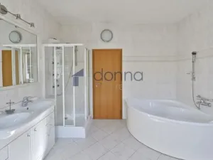 Pronájem kanceláře, Praha, Nový Zlíchov, 839 m2