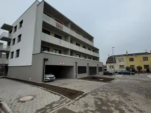 Pronájem bytu 2+kk, Pardubice, Nová Tesla, 55 m2