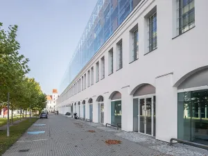 Pronájem kanceláře, Praha - Karlín, Křižíkova, 416 m2