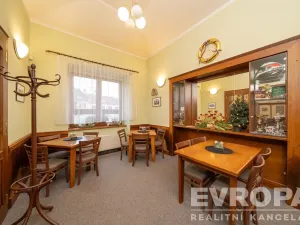 Prodej rodinného domu, Hořice, náměstí Jiřího z Poděbrad, 330 m2