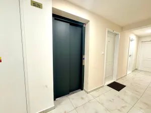 Pronájem bytu 1+kk, Praha - Nové Město, Biskupská, 49 m2