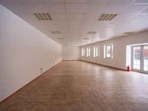Pronájem obchodního prostoru, Trutnov - Dolní Staré Město, K Úpě, 106 m2