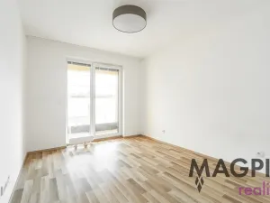 Prodej bytu 2+kk, Praha - Uhříněves, Oty Bubeníčka, 45 m2
