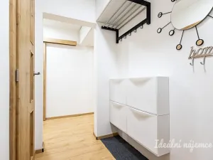 Pronájem bytu 2+1, Praha - Kobylisy, Paláskova, 55 m2