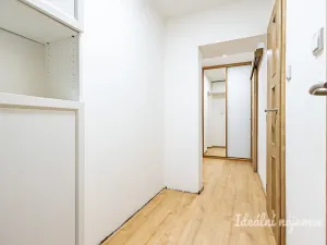 Pronájem bytu 2+1, Praha - Kobylisy, Paláskova, 55 m2