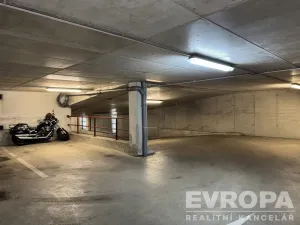 Prodej garážového stání, Praha - Horní Měcholupy, Boloňská, 14 m2