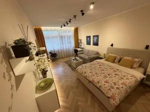Pronájem bytu 1+1, Praha - Vinohrady, Šrobárova, 36 m2