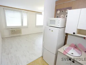 Pronájem bytu 1+kk, Praha - Řepy, Bazovského, 35 m2