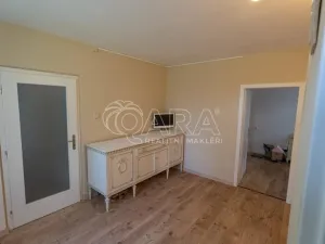 Pronájem bytu 3+1, Praha - Troja, Svídnická, 74 m2