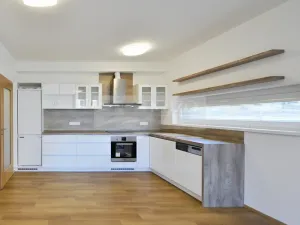 Pronájem bytu 2+kk, Praha, Zakšínská, 56 m2