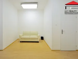 Pronájem kanceláře, Praha - Nové Město, Zlatnická, 29 m2