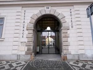 Pronájem obchodního prostoru, Brandýs nad Labem-Stará Boleslav - Brandýs nad Labem, Masarykovo náměstí, 92 m2