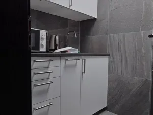 Pronájem kanceláře, Praha - Stodůlky, Prusíkova, 24 m2