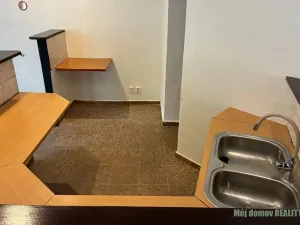 Pronájem obchodního prostoru, Praha - Záběhlice, Střimelická, 141 m2