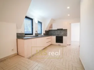 Prodej komerční nemovitosti, Hovorany, 141 m2