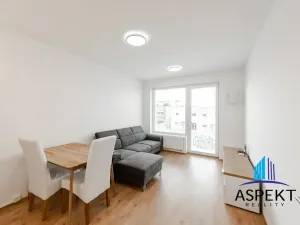 Pronájem bytu 2+kk, Praha, Formanská, 42 m2