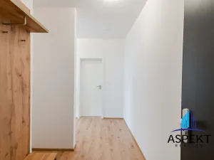 Pronájem bytu 2+kk, Praha, Formanská, 42 m2