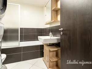 Pronájem bytu 2+kk, Praha, Jankovcova, 55 m2