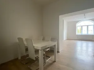 Pronájem bytu 2+1, Opava - Předměstí, Komenského, 69 m2