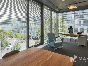 Pronájem kanceláře, Praha - Holešovice, V háji, 330 m2