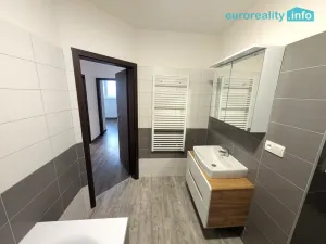 Pronájem bytu 4+kk, Vochov, 81 m2