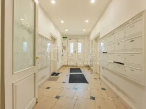 Prodej bytu 1+kk, Praha - Smíchov, Radlická, 25 m2