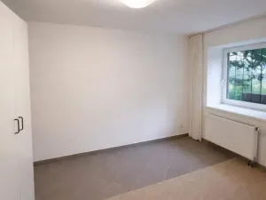 Pronájem bytu 1+1, Praha - Smíchov, Pod Kesnerkou, 40 m2