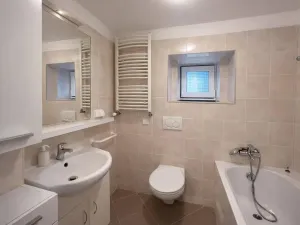 Pronájem bytu 1+1, Praha - Smíchov, Pod Kesnerkou, 40 m2