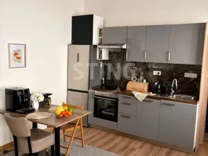 Pronájem obchodního prostoru, Kralupy nad Vltavou, Dvořákovo nám., 50 m2