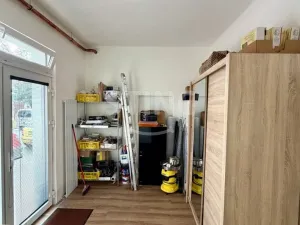 Pronájem obchodního prostoru, Kralupy nad Vltavou, Dvořákovo nám., 50 m2
