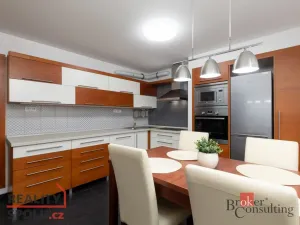 Prodej bytu 2+1, Opava - Předměstí, Vyhlídalova, 64 m2