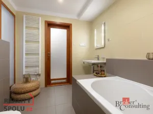 Prodej bytu 2+1, Opava - Předměstí, Vyhlídalova, 64 m2