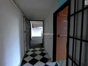 Pronájem obchodního prostoru, Orlová - Lutyně, U Centrumu, 420 m2