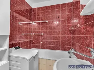 Prodej bytu 3+1, Lázně Bohdaneč, Na Lužci, 62 m2