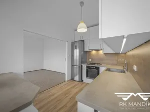 Pronájem bytu 2+kk, Praha - Kobylisy, Kobyliské náměstí, 56 m2