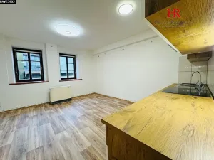 Pronájem bytu 2+kk, Benešov, Malé náměstí, 40 m2
