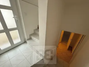 Pronájem atypického bytu, Praha - Stodůlky, Frimlova, 196 m2