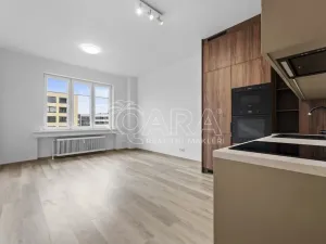 Pronájem bytu 2+kk, Praha - Holešovice, Ortenovo náměstí, 49 m2
