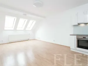 Prodej bytu 2+kk, Praha - Kbely, Herlíkovická, 50 m2