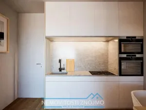 Prodej bytu 1+kk, Znojmo, Holandská, 27 m2