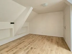 Pronájem bytu 1+kk, Třebotov, Hlavní, 36 m2
