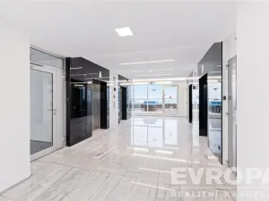 Pronájem kanceláře, Praha - Krč, Olbrachtova, 733 m2