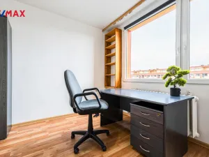 Pronájem bytu 3+1, Praha - Kobylisy, Famfulíkova, 67 m2