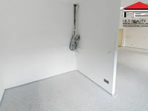 Pronájem obchodního prostoru, Praha - Hloubětín, Poděbradská, 115 m2