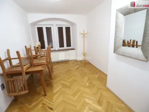 Prodej bytu 3+1, Cheb, Hradební, 52 m2