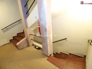 Prodej bytu 3+1, Cheb, Hradební, 52 m2