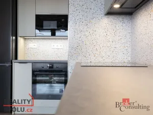 Pronájem bytu 2+kk, Praha - Hloubětín, Domalípova, 66 m2